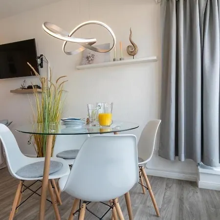 Strandhotel-heiligenhafen-wohnung-125-typ-ii-meerblick-im-strandhotel 4*