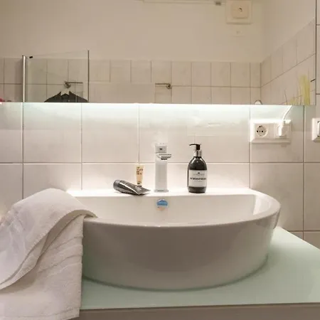 Strandhotel-heiligenhafen-wohnung-125-typ-ii-meerblick-im-strandhotel Apartamento 4*